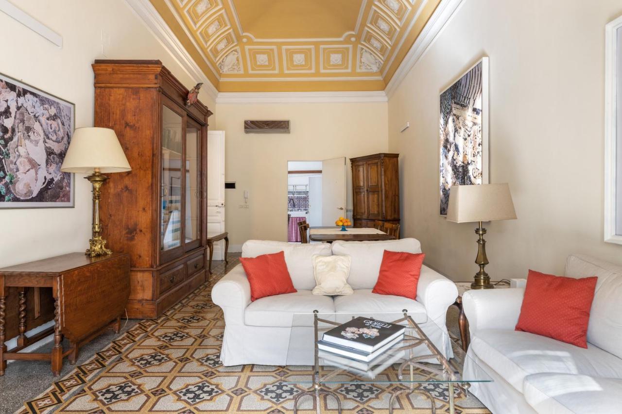 Catania City Center Historical Building Home Exterior photo